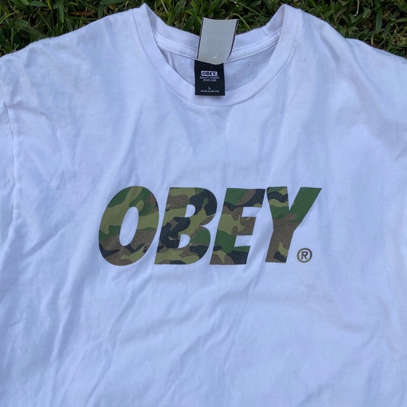 Obey T-Shirt - Picture 3 of 4